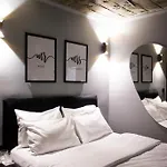 The Bubbles - Jacuzzi Hotel