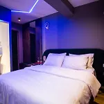 Hotel The Bubbles - Jacuzzi Tirana