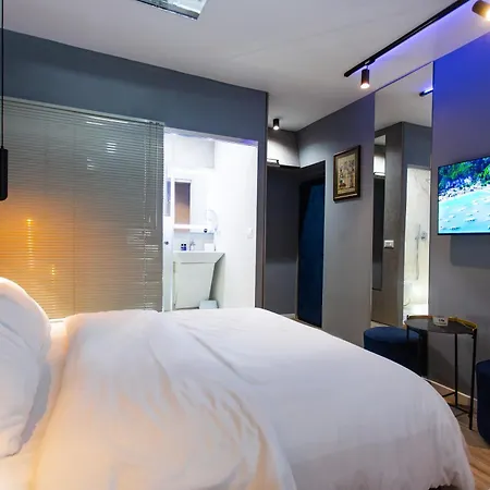 The Bubbles - Jacuzzi Hotel *