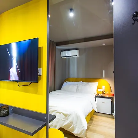 The Bubbles - Jacuzzi