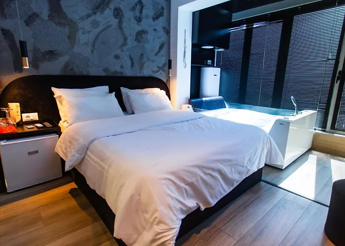 The Bubbles - Jacuzzi Szálloda